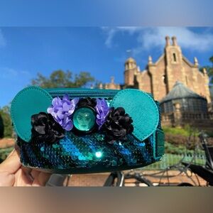 NWT Minnie’s Main Attraction Haunted Mansion Fanny pack